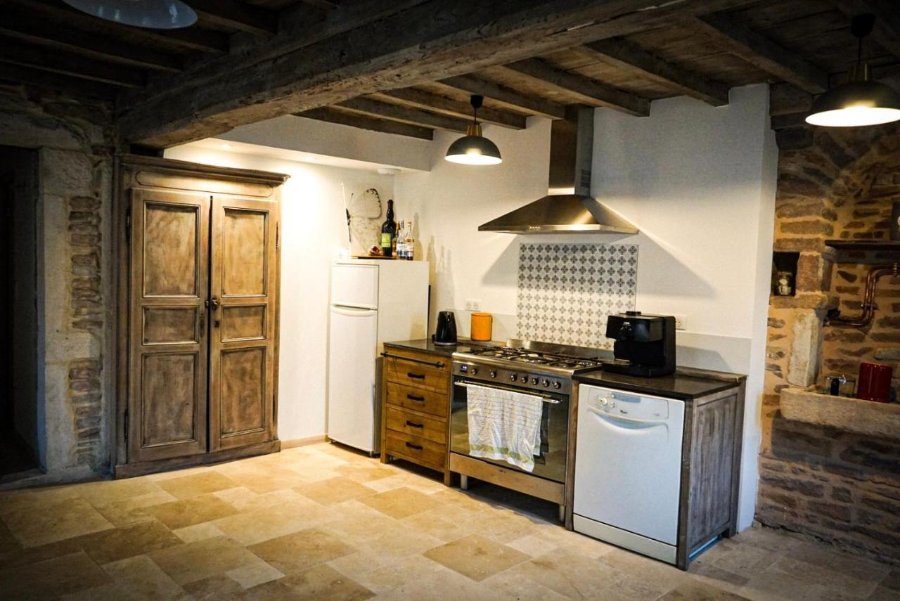 Le Clos Des Pierres Rouges Burgy ภายนอก รูปภาพ